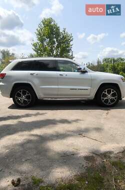 Позашляховик / Кросовер Jeep Grand Cherokee 2018 в 
