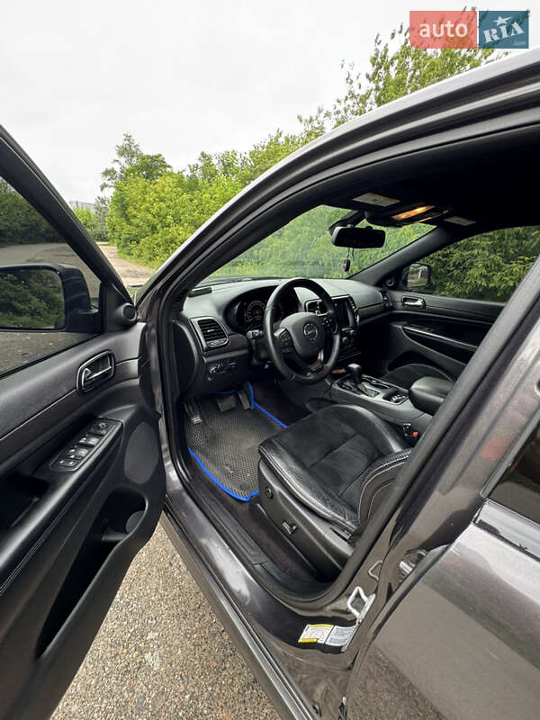 Внедорожник / Кроссовер Jeep Grand Cherokee 2016 в Киеве