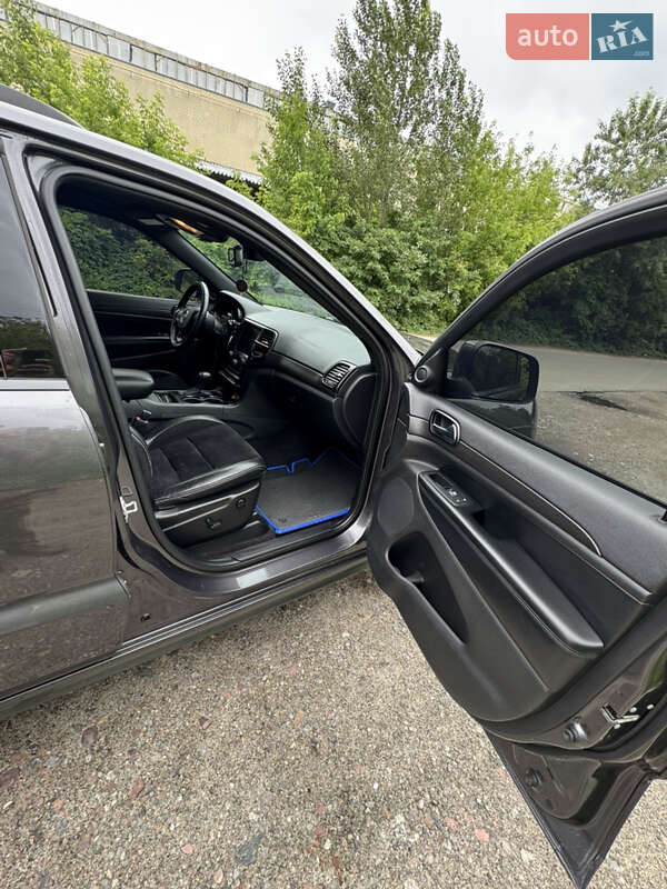 Внедорожник / Кроссовер Jeep Grand Cherokee 2016 в Киеве