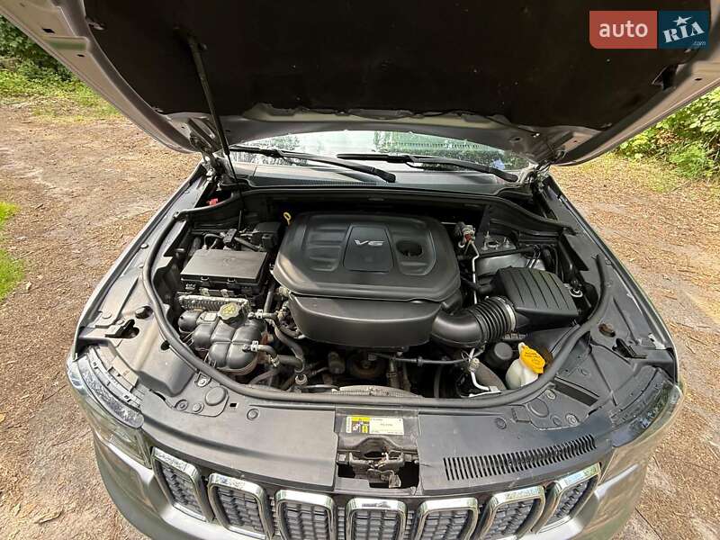 Внедорожник / Кроссовер Jeep Grand Cherokee 2016 в Киеве