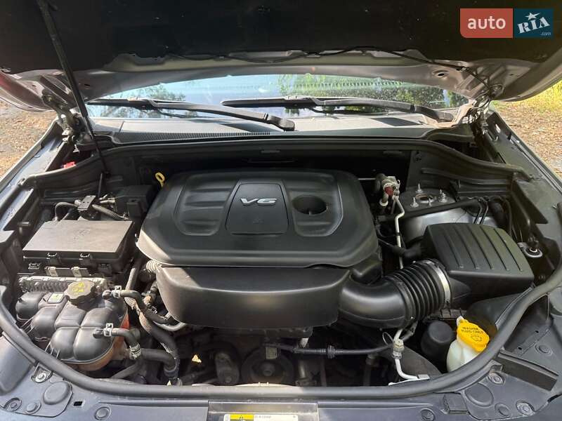 Внедорожник / Кроссовер Jeep Grand Cherokee 2016 в Киеве