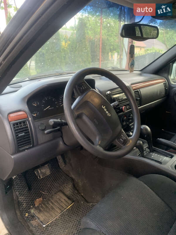 Внедорожник / Кроссовер Jeep Grand Cherokee 1999 в Ужгороде