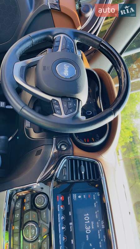 Внедорожник / Кроссовер Jeep Grand Cherokee 2021 в Чернигове