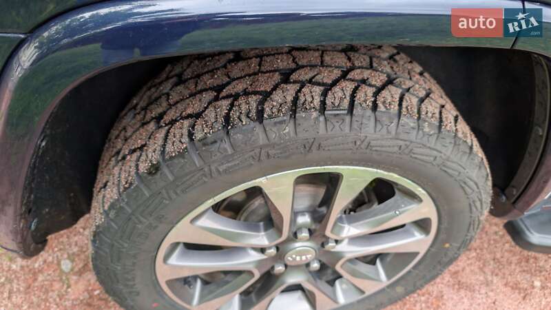 Внедорожник / Кроссовер Jeep Grand Cherokee 2017 в Сумах