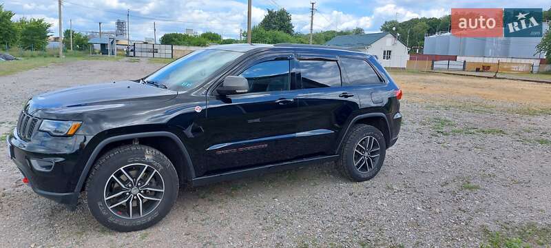 Внедорожник / Кроссовер Jeep Grand Cherokee 2016 в Виннице