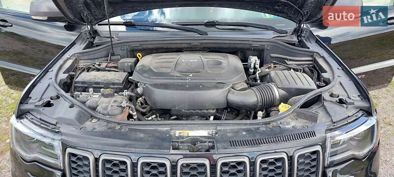 Внедорожник / Кроссовер Jeep Grand Cherokee 2016 в Виннице