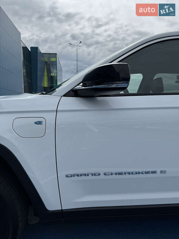 Внедорожник / Кроссовер Jeep Grand Cherokee 2022 в Киеве