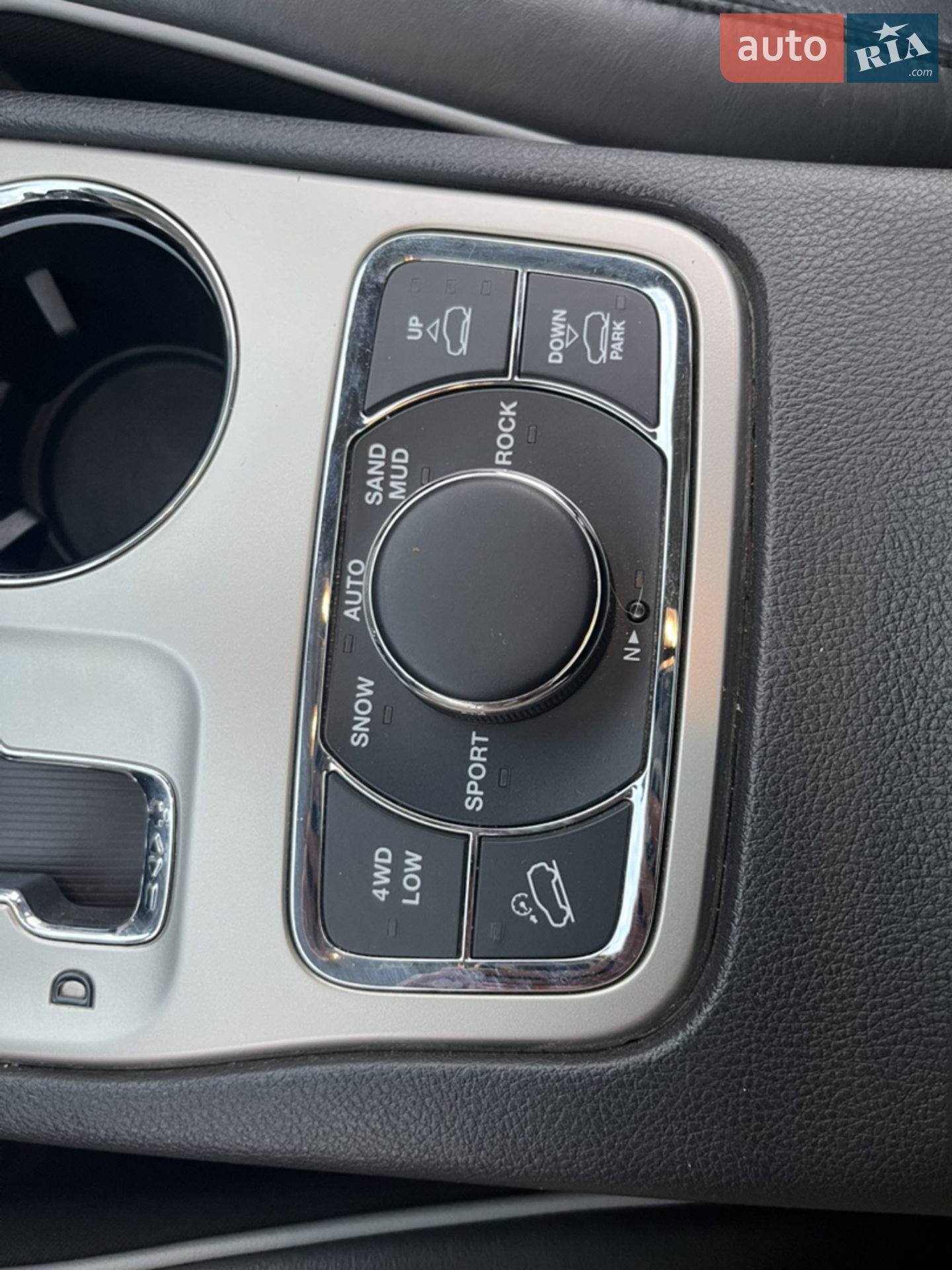 2011 Jeep Grand Cherokee - мініатюра 24