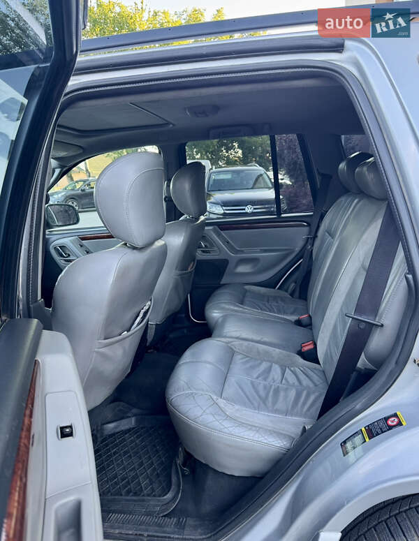 Внедорожник / Кроссовер Jeep Grand Cherokee 2003 в Дубно