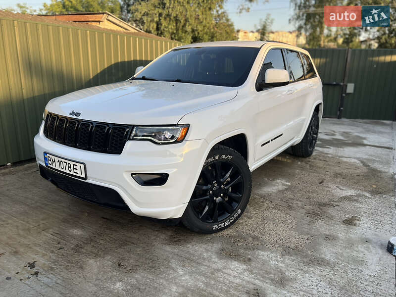 Внедорожник / Кроссовер Jeep Grand Cherokee 2017 в Сумах