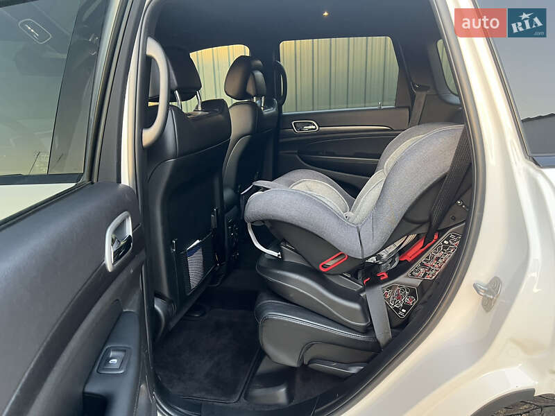 Внедорожник / Кроссовер Jeep Grand Cherokee 2017 в Сумах