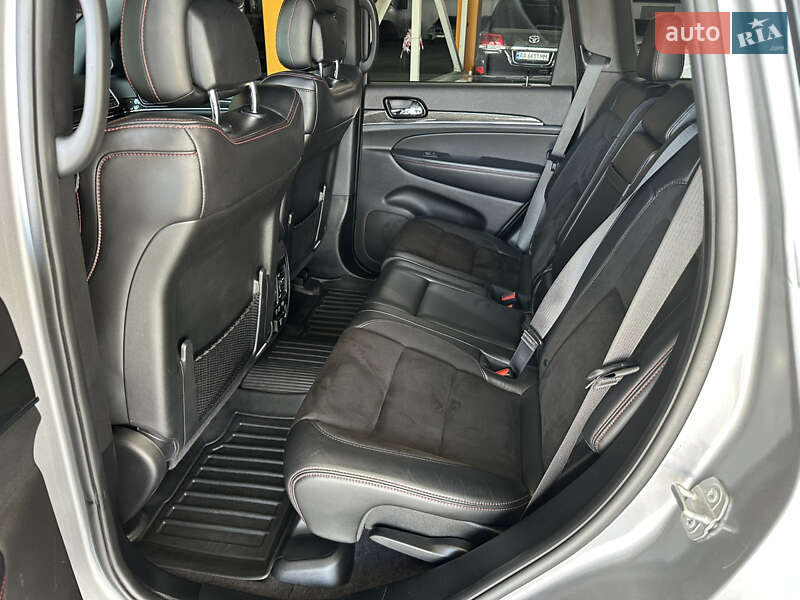 Внедорожник / Кроссовер Jeep Grand Cherokee 2018 в Киеве фото 13 Внедорожник / Кроссовер Jeep Grand Cherokee 2018 в Киеве
