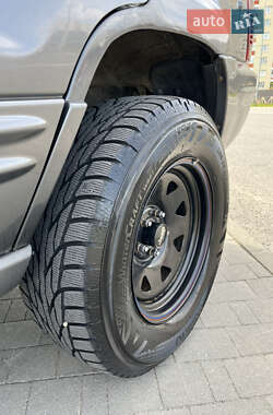 Позашляховик / Кросовер Jeep Grand Cherokee 2002 в 