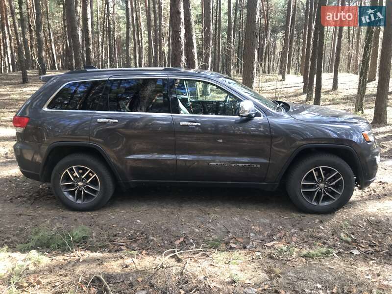 Внедорожник / Кроссовер Jeep Grand Cherokee 2017 в Ахтырке