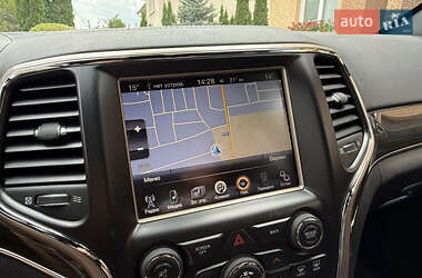 Внедорожник / Кроссовер Jeep Grand Cherokee 2015 в 