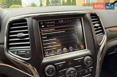 Внедорожник / Кроссовер Jeep Grand Cherokee 2015 в 