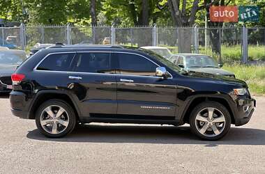 Внедорожник / Кроссовер Jeep Grand Cherokee 2016 в 