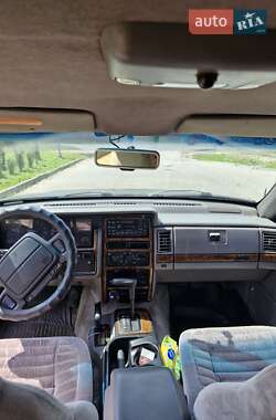 Внедорожник / Кроссовер Jeep Grand Cherokee 1993 в 