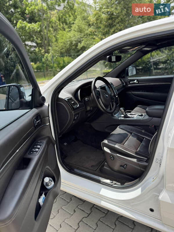 Внедорожник / Кроссовер Jeep Grand Cherokee 2019 в Киеве фото 8 Внедорожник / Кроссовер Jeep Grand Cherokee 2019 в Киеве