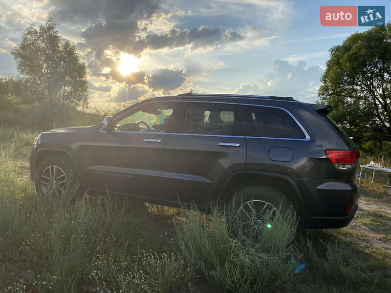 Внедорожник / Кроссовер Jeep Grand Cherokee 2017 в Ахтырке