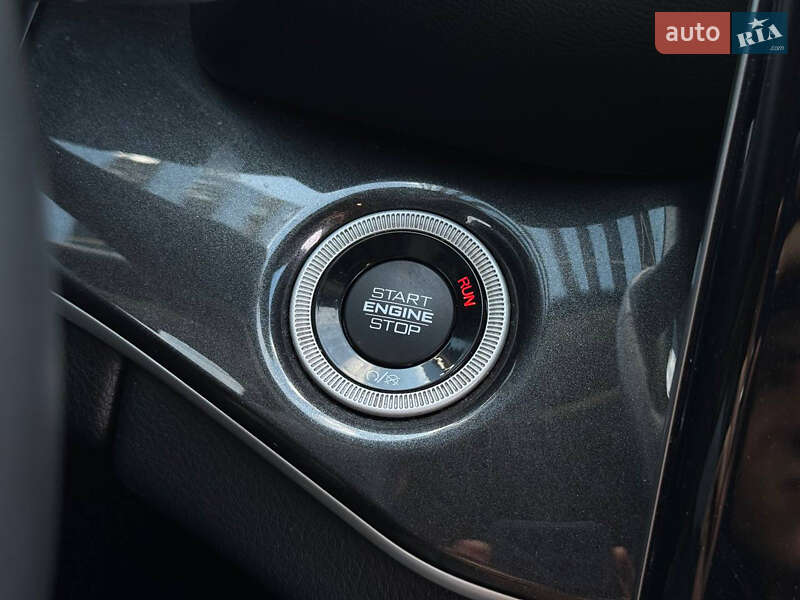 Внедорожник / Кроссовер Jeep Grand Cherokee 2022 в Киеве