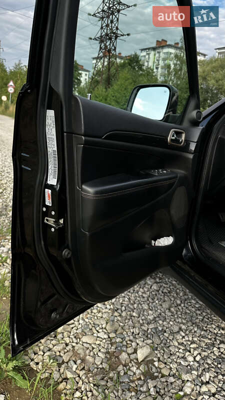 Внедорожник / Кроссовер Jeep Grand Cherokee 2016 в Ивано-Франковске