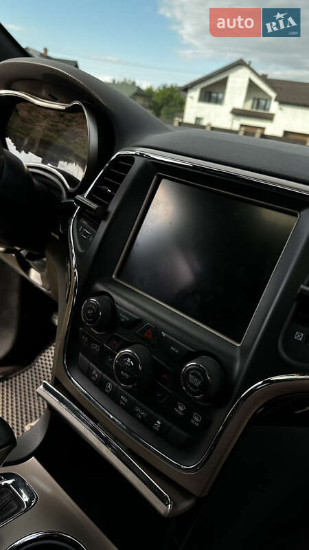 Внедорожник / Кроссовер Jeep Grand Cherokee 2016 в Ивано-Франковске