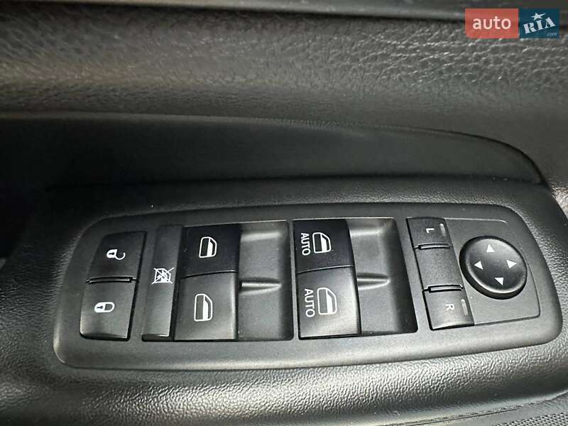 Внедорожник / Кроссовер Jeep Grand Cherokee 2017 в Львове