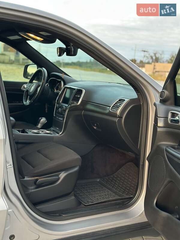 Внедорожник / Кроссовер Jeep Grand Cherokee 2017 в Львове