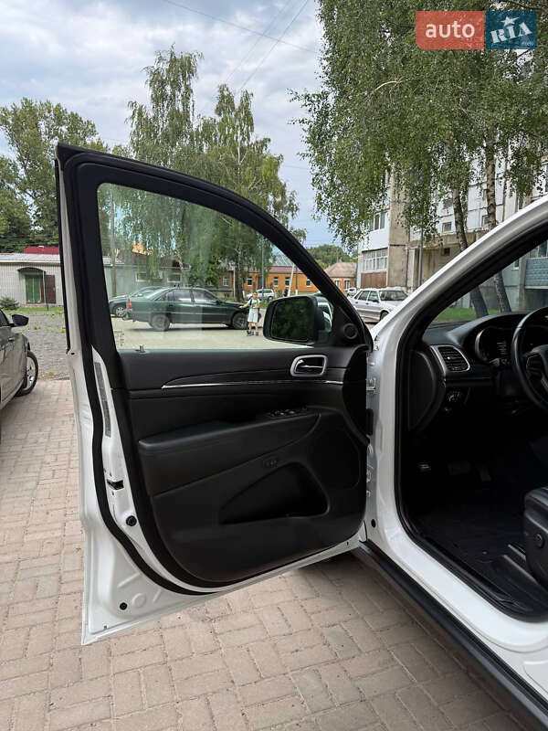 Внедорожник / Кроссовер Jeep Grand Cherokee 2019 в Ромнах фото 9 Внедорожник / Кроссовер Jeep Grand Cherokee 2019 в Ромнах