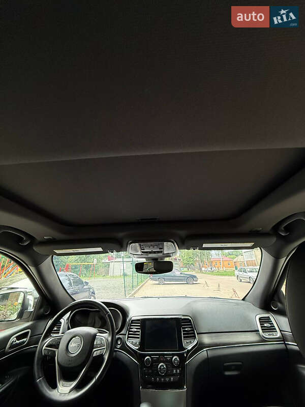 Внедорожник / Кроссовер Jeep Grand Cherokee 2019 в Ромнах фото 23 Внедорожник / Кроссовер Jeep Grand Cherokee 2019 в Ромнах