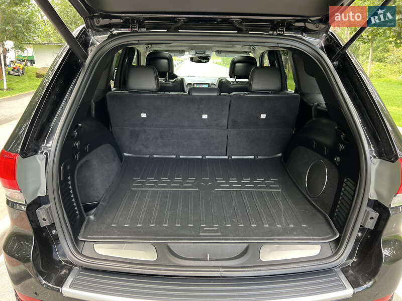 Внедорожник / Кроссовер Jeep Grand Cherokee 2017 в Киеве