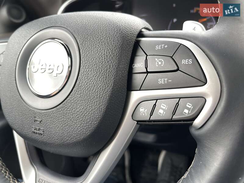 Внедорожник / Кроссовер Jeep Grand Cherokee 2015 в Киеве фото 25 Внедорожник / Кроссовер Jeep Grand Cherokee 2015 в Киеве