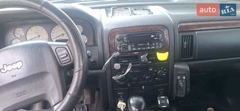 Внедорожник / Кроссовер Jeep Grand Cherokee 2002 в Чернигове