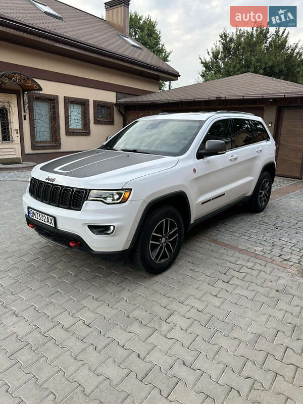 Внедорожник / Кроссовер Jeep Grand Cherokee 2018 в Сумах