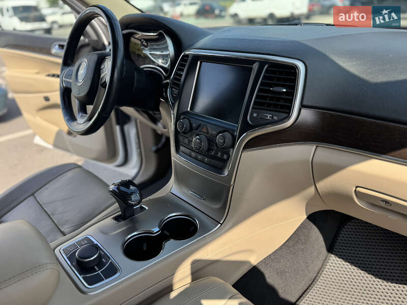 Внедорожник / Кроссовер Jeep Grand Cherokee 2014 в Киеве