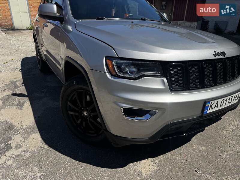 Внедорожник / Кроссовер Jeep Grand Cherokee 2015 в Киеве