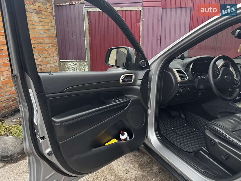 Внедорожник / Кроссовер Jeep Grand Cherokee 2015 в Киеве