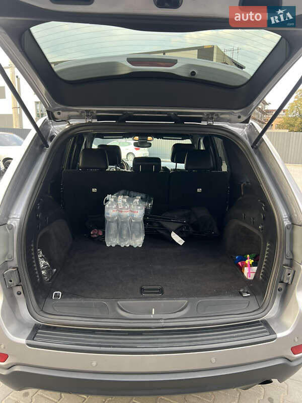 Внедорожник / Кроссовер Jeep Grand Cherokee 2019 в Киеве фото 12 Внедорожник / Кроссовер Jeep Grand Cherokee 2019 в Киеве