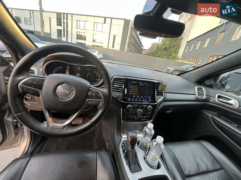 Внедорожник / Кроссовер Jeep Grand Cherokee 2019 в Киеве фото 19 Внедорожник / Кроссовер Jeep Grand Cherokee 2019 в Киеве