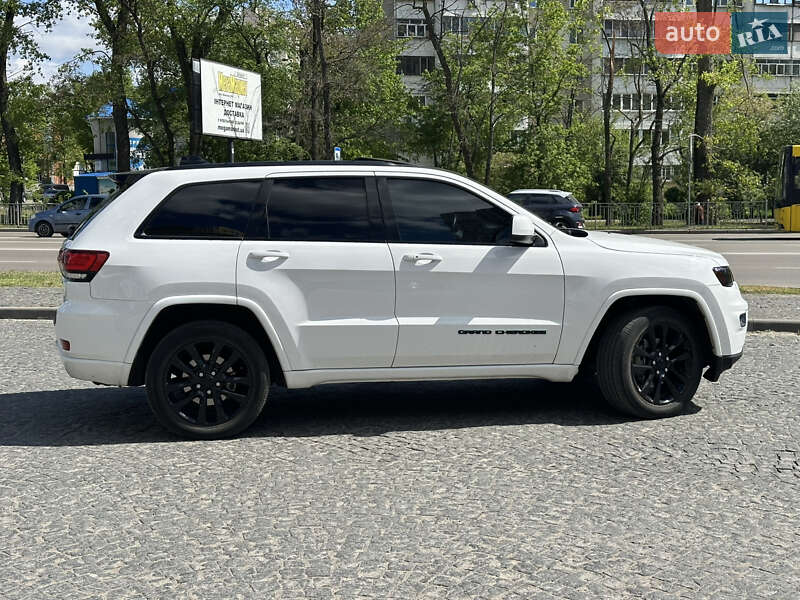 Внедорожник / Кроссовер Jeep Grand Cherokee 2018 в Киеве