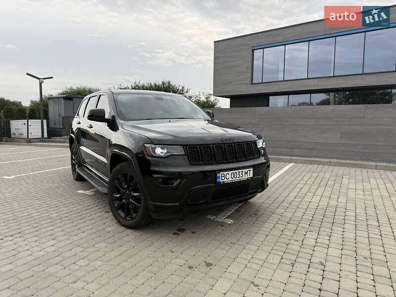 Внедорожник / Кроссовер Jeep Grand Cherokee 2017 в Львове