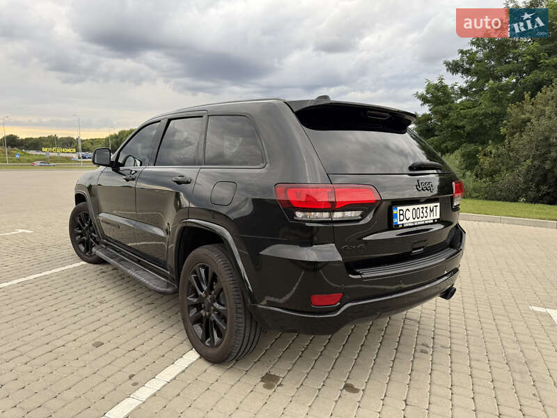 Внедорожник / Кроссовер Jeep Grand Cherokee 2017 в Львове
