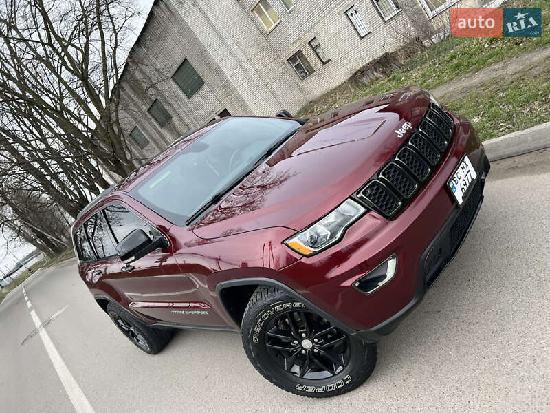 Внедорожник / Кроссовер Jeep Grand Cherokee 2017 в Львове