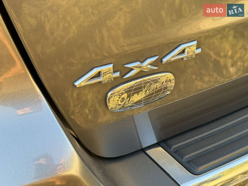 Внедорожник / Кроссовер Jeep Grand Cherokee 2011 в Киеве