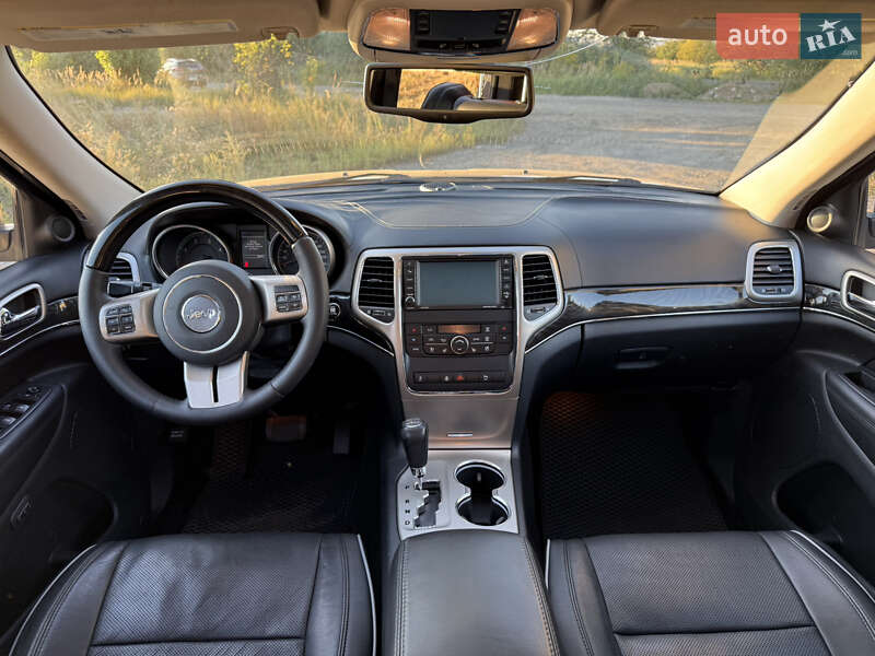 Внедорожник / Кроссовер Jeep Grand Cherokee 2011 в Киеве