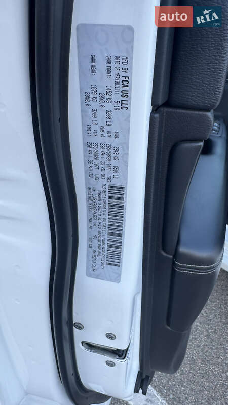 Внедорожник / Кроссовер Jeep Grand Cherokee 2016 в Киеве