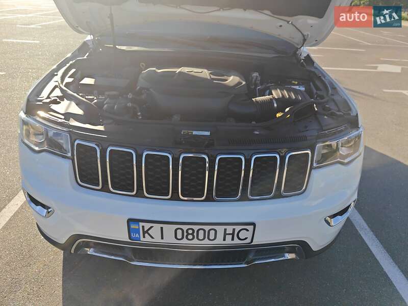 Внедорожник / Кроссовер Jeep Grand Cherokee 2018 в Киеве фото 16 Внедорожник / Кроссовер Jeep Grand Cherokee 2018 в Киеве