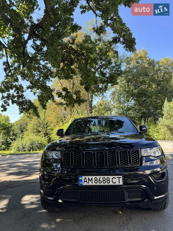 Внедорожник / Кроссовер Jeep Grand Cherokee 2018 в Житомире