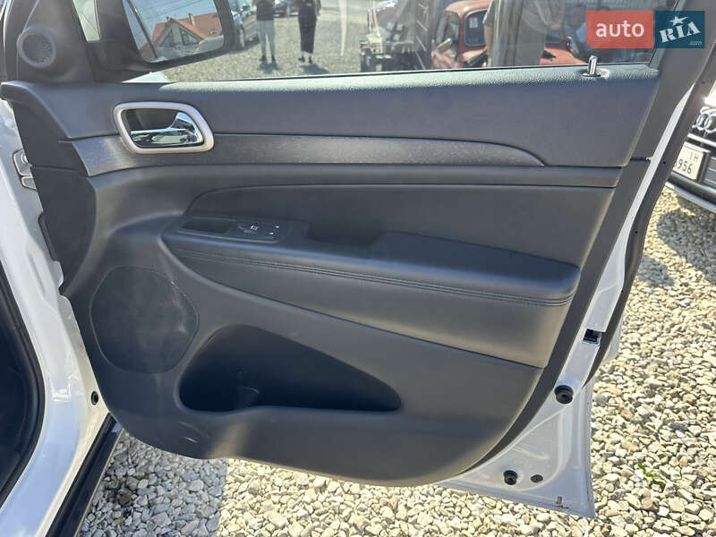 Позашляховик / Кросовер Jeep Grand Cherokee 2015 в Івано-Франківську фото 26 Позашляховик / Кросовер Jeep Grand Cherokee 2015 в Івано-Франківську